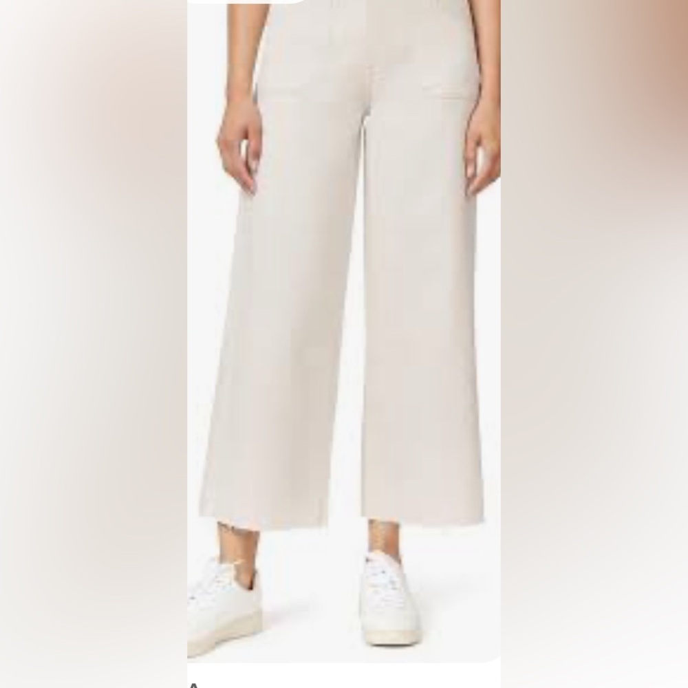 Kenzie true vintage the wide leg jeans with split on sides size 10/30. A238